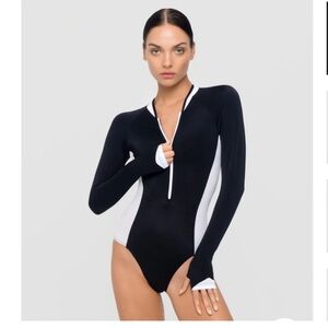 Makara G Sleeve One Piece Black Small